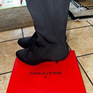 Donald J Pliner heeled elastic boots